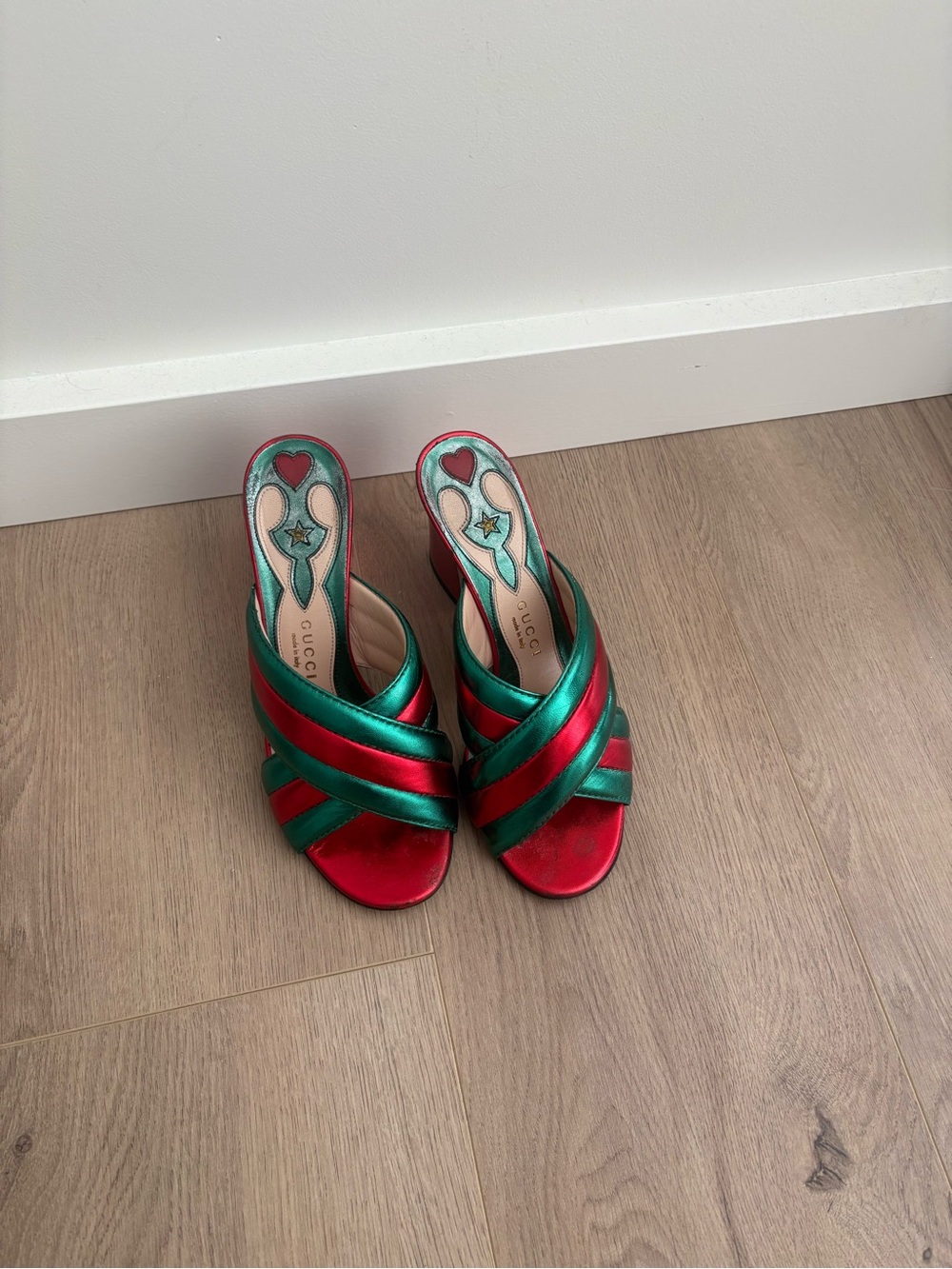 Gucci Metallic Red and Emerald Green Crisscross Slide Sandals - Picture 6 of 6
